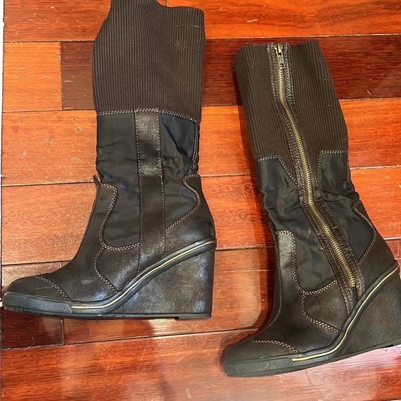 Brown wedge boot - Picture 2 of 8